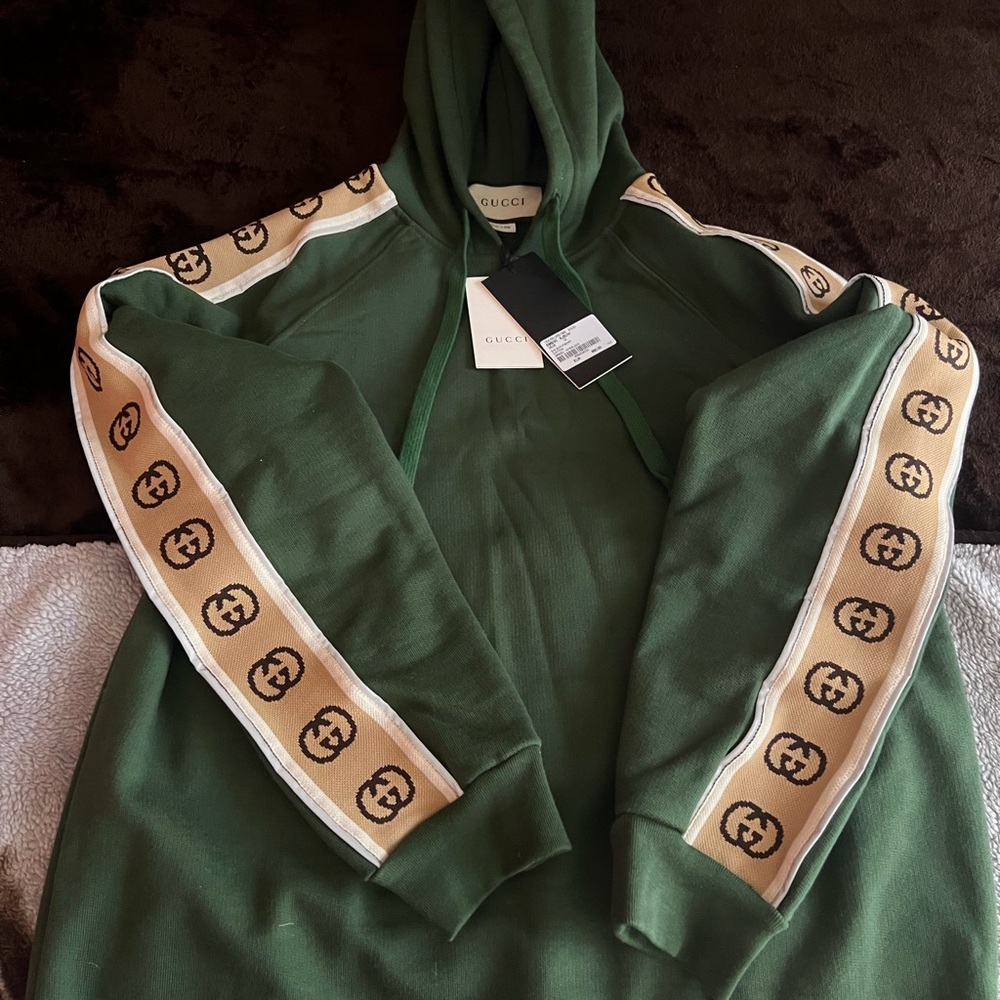 Gucci Hoodie Brand New With Tags just been tried on that’s all